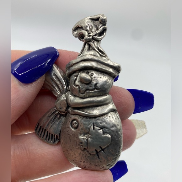 Pewter Snowman Brooch Engraved APP 97 Adorable & Whimsical - Picture 7 of 7